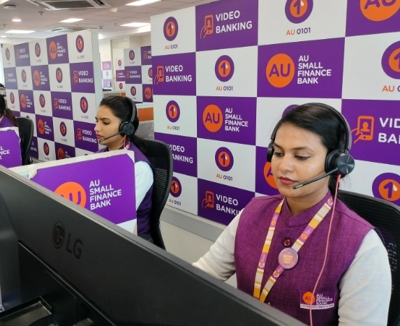 AU SFB becomes India's first bank to provide 24x7 Video Banking service decoding=