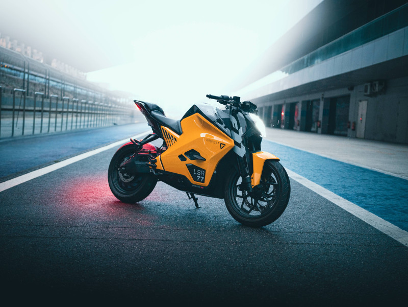 ultraviolettes-f77-gets-smarter-and-more-powerful-with-gen3-powertrain-firmware-introduces-ballistic