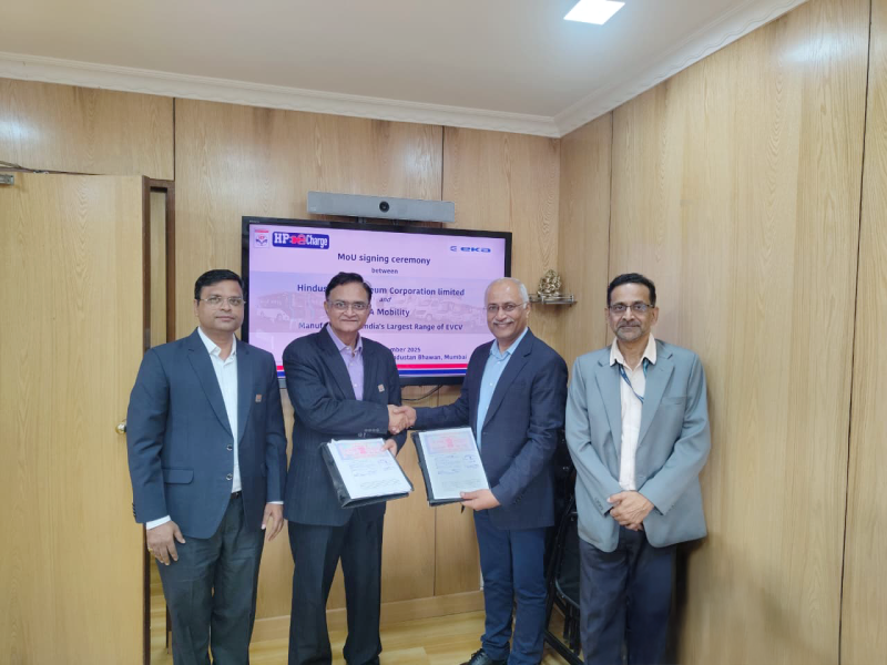 eka-mobility-signs-strategic-mou-with-hpcl-to-develop-green-mobility-infrastructure-at-hpcl-retail-outlets