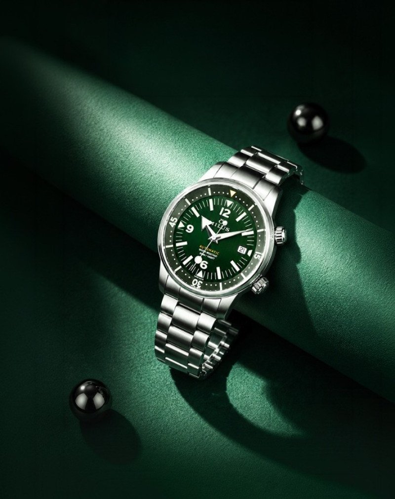 Shoppers Stop Strengthens Its Premium Watch Portfolio with the Launch of Swiss Heritage Brands Aerowatch and Milus decoding=