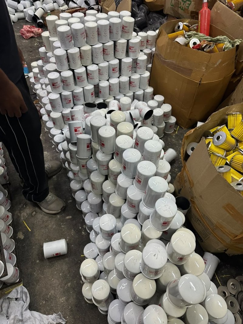 Fleetguard Filters Cracks Down on Counterfeit Products; Raid in Delhi Leads to Seizure of Counterfeit Filters Worth Lakhs decoding=