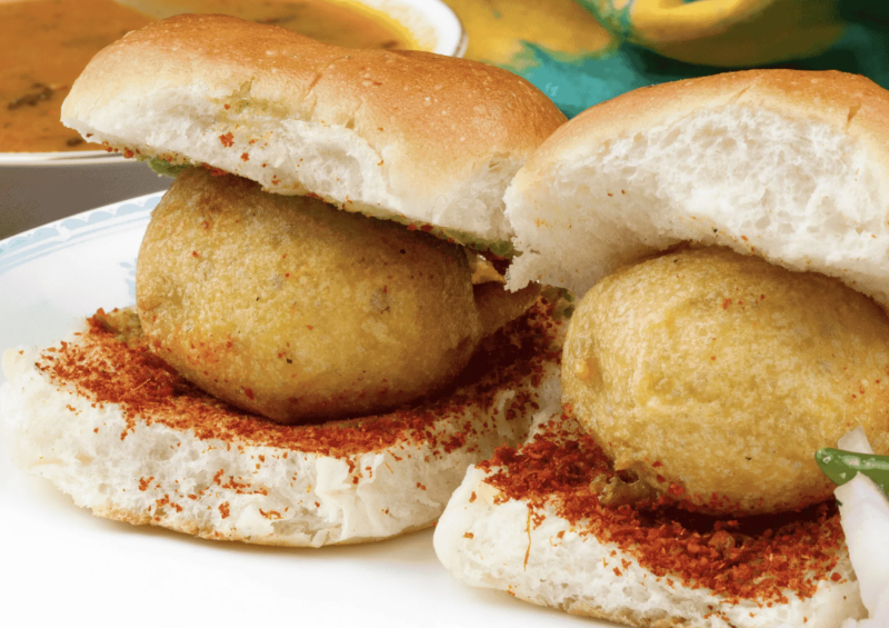 10 Must-Try Mumbai Foods Right Now (November–December 2025)