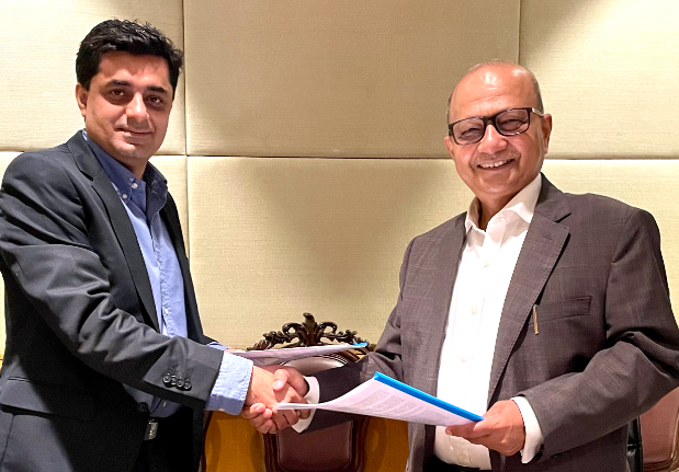 GreenCell Mobility  inks MoU with VE Commercial Vehicles  for participating in the rapidly evolving Indian EV market decoding=