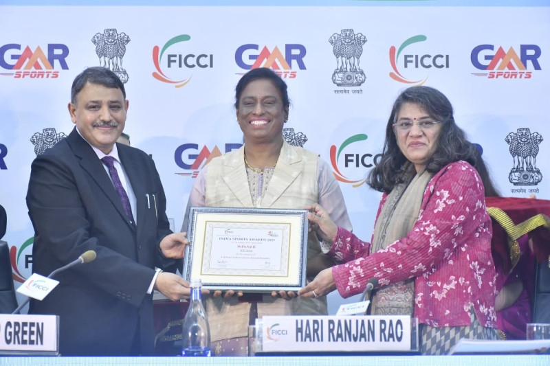 pt-usha-and-pullela-gopichand-honoured-with-lifetime-achievement-award-as-ficci-concludes-its-15th-global-sports-summit-ficci-turf-2025