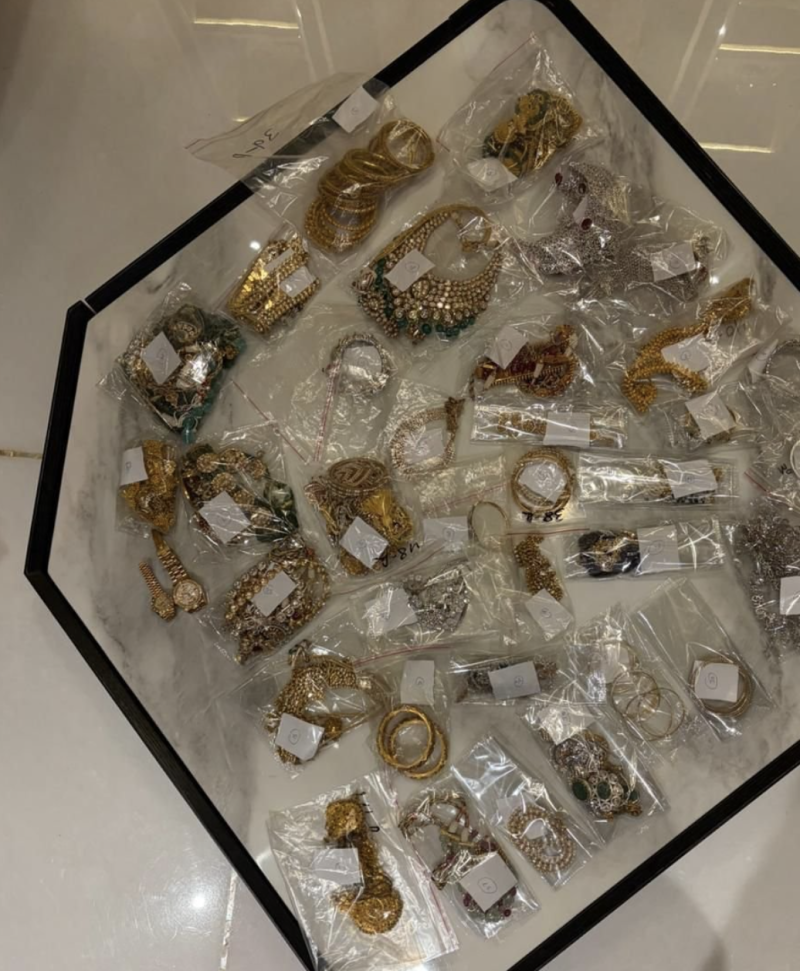 ED Raids Earth Infrastructures in Money Laundering Probe, Seizes ₹13.8 Crore in Cash and Jewellery decoding=