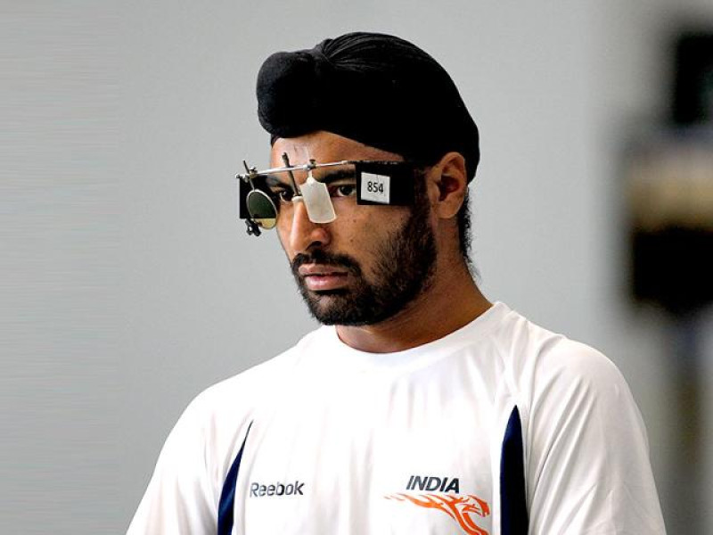 Indian shooters miss out on medals in Standard Pistol decoding=