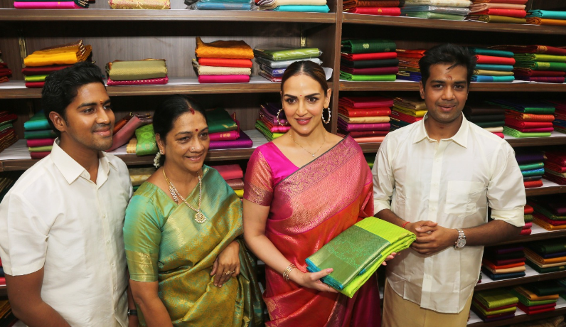 Esha Deol Inaugurates Sundari Silks' New Flagship Store in Mumbai, Celebrating Indian Textile Heritage decoding=