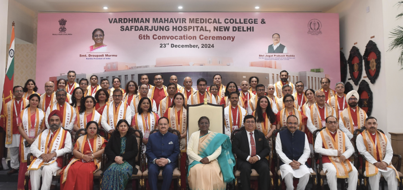 president-of-india-addresses-6th-convocation-of-vardhman-mahavir-medical-college-and-safdarjung-hospital