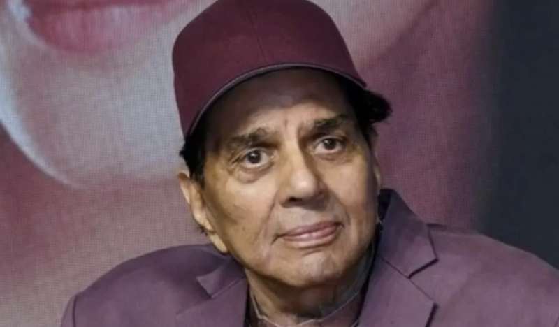 top-10-dharmendra-films-that-defined-the-he-man-of-bollywood