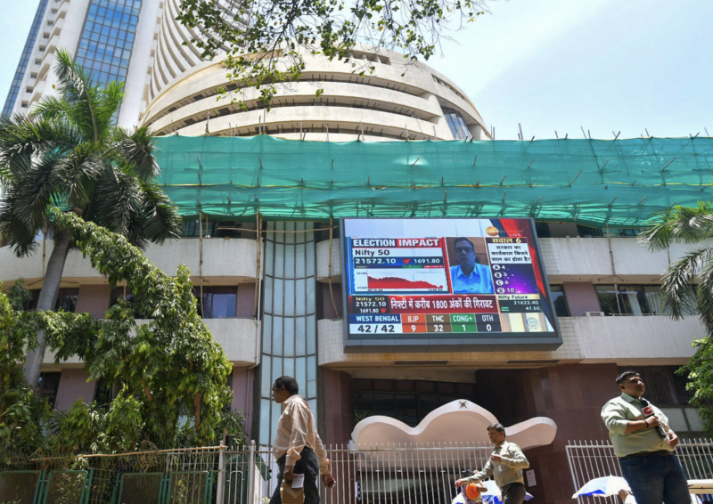 stock-market-live-updates-january-12-2026-kotak-bank-board-appointment-shakti-pumps-bags-654-cr-solar-order-tanfac-wins-2362-cr-export-deal-biocon-gets-us-fda-nod
