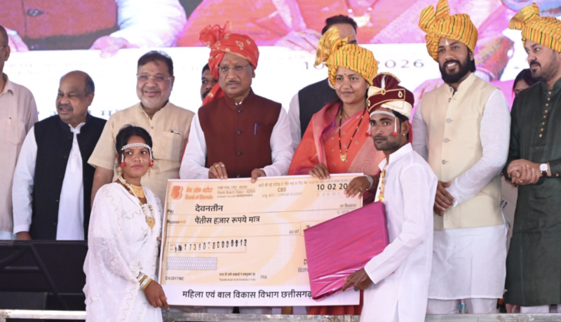 6,412 Couples Tie the Knot Under Chhattisgarh CM Kanya Vivah Yojana, Sets Social Harmony World Record decoding=
