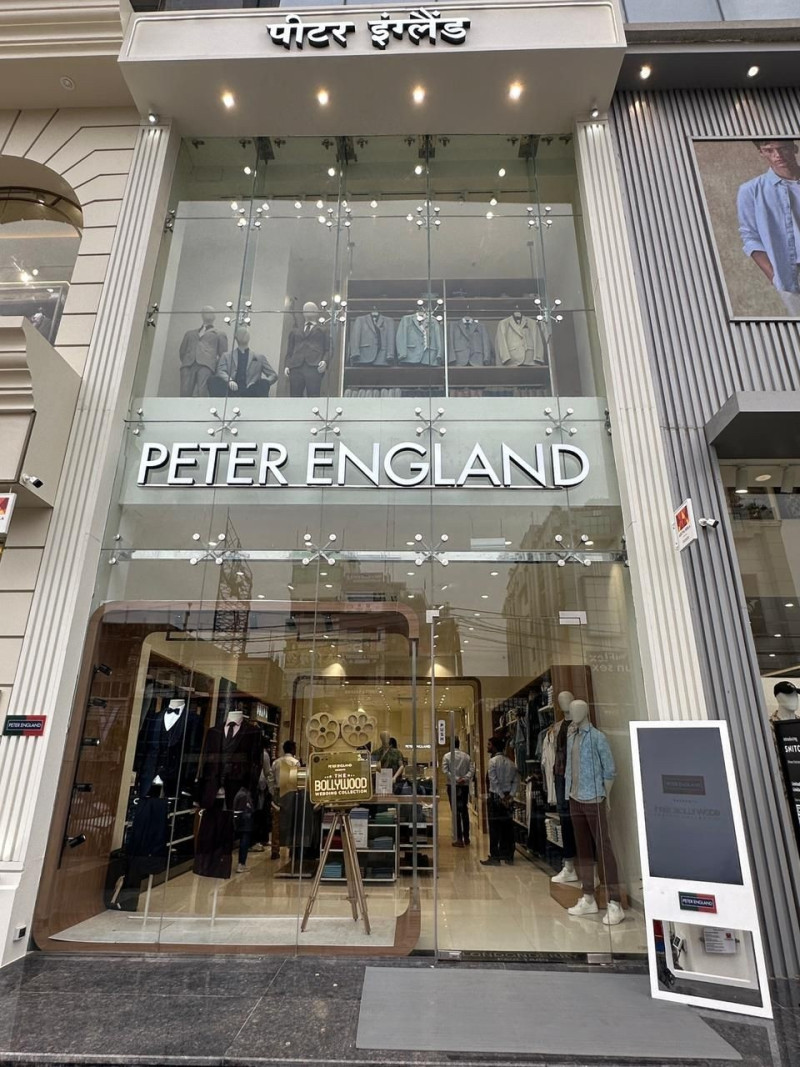 peter-england-unveils-a-contemporary-new-retail-identity-inspired-by-its-londonderry-legacy