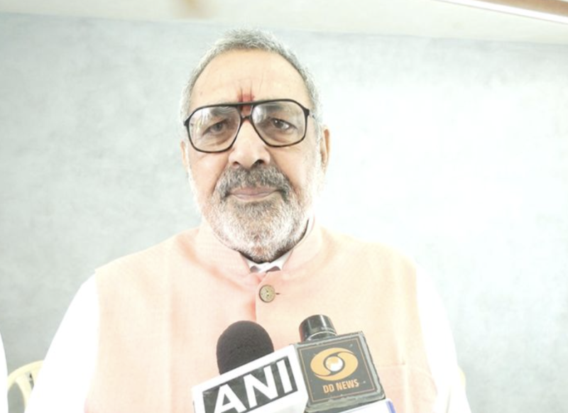 Giriraj Singh Says Medical Textiles Sector Holds Immense Potential for Self-Reliance decoding=