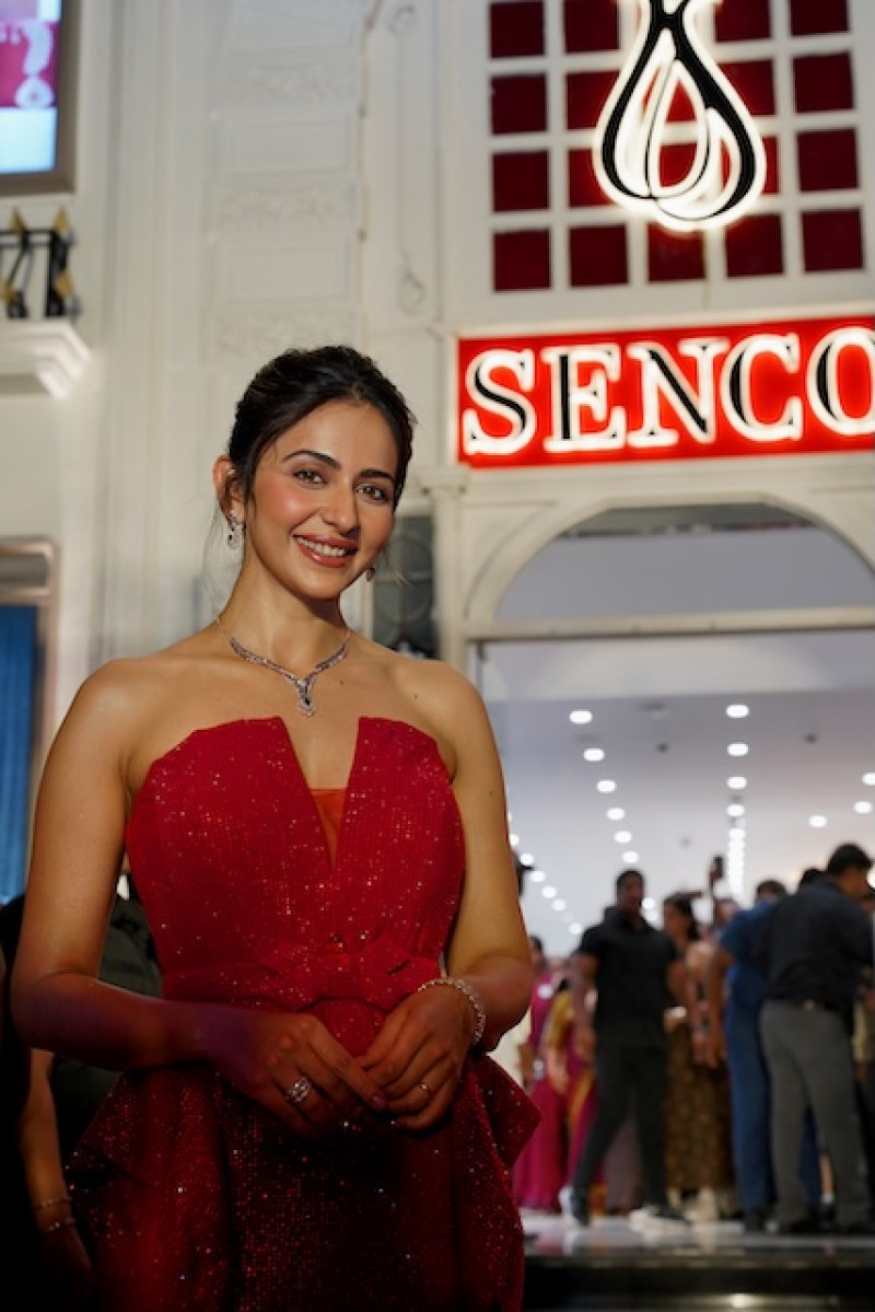senco-gold-diamonds-kick-starts-the-festive-season-with-the-grand-launch-of-its-flagship-store-in-bhubaneswar