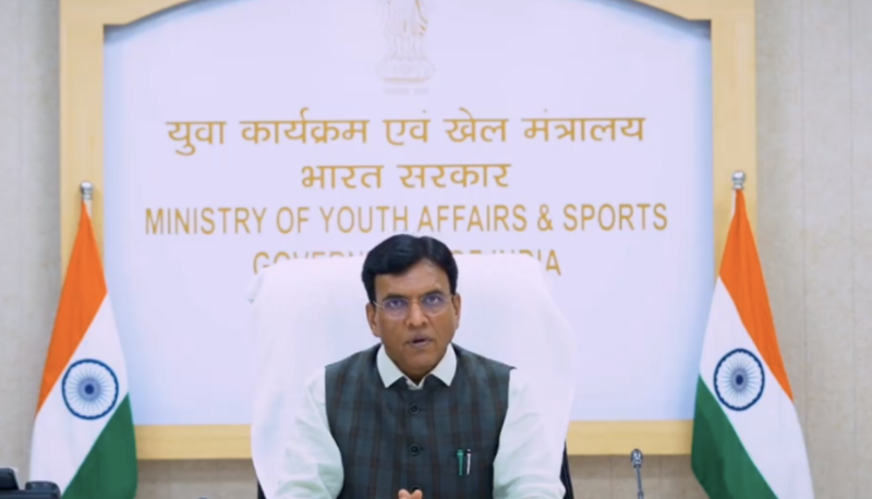 Hon’ble Union Minister Dr Mansukh Mandaviya Releases the New Book, ‘Five Prescriptions from the Ashtavakra Mahagita’ authored by Daaji, the Guide of Heartfulnessin New Delhi decoding=