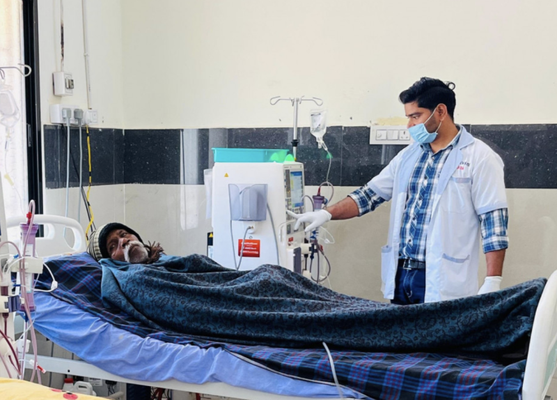 raipur-over-70-free-dialysis-sessions-in-eight-months-bring-new-lease-of-life-to-elderly-patient