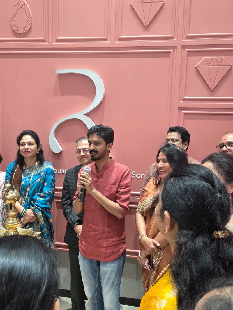 reva-diamonds-opens-its-first-exclusive-showroom-outside-pune-at-canada-corner-nashik