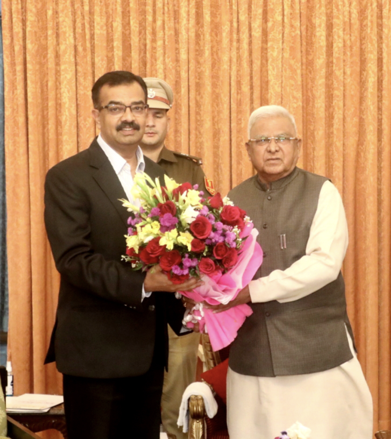 Republic Day 2026: Governor Patel Felicitates NSS Volunteers, Calls Selfless Service Key to Real Social Change