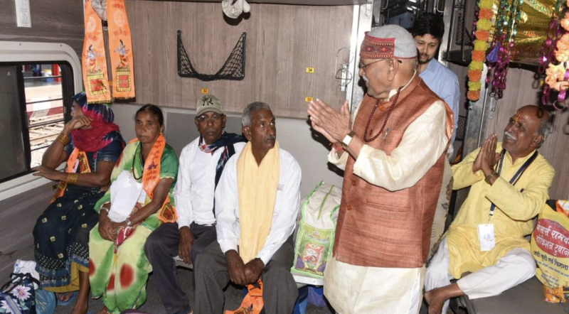 raipur-800-pilgrims-from-durg-division-depart-for-dwarka-somnath-and-nageshwar-under-chief-ministers-pilgrimage-scheme