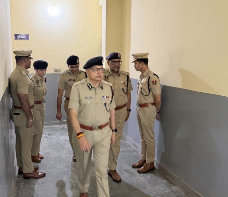rajasthan-dgp-inspects-adopted-sanganer-police-station-orders-special-drive-to-clear-pending-cases