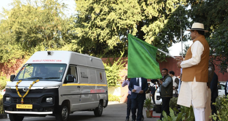 mobile-forensic-vans-to-strengthen-technical-capabilities-of-crime-investigation-chief-minister-dr-yadav