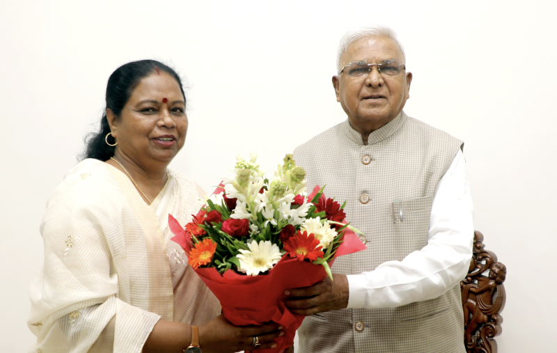 Governor Shri Patel Congratulates Mayor Smt. Malti Rai
