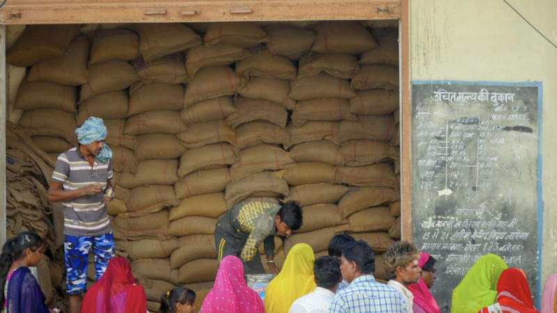 NFSA Beneficiaries Can Collect October Ration by November 5; Aadhaar Seeding Temporarily Paused Due to UIDAI Audit decoding=