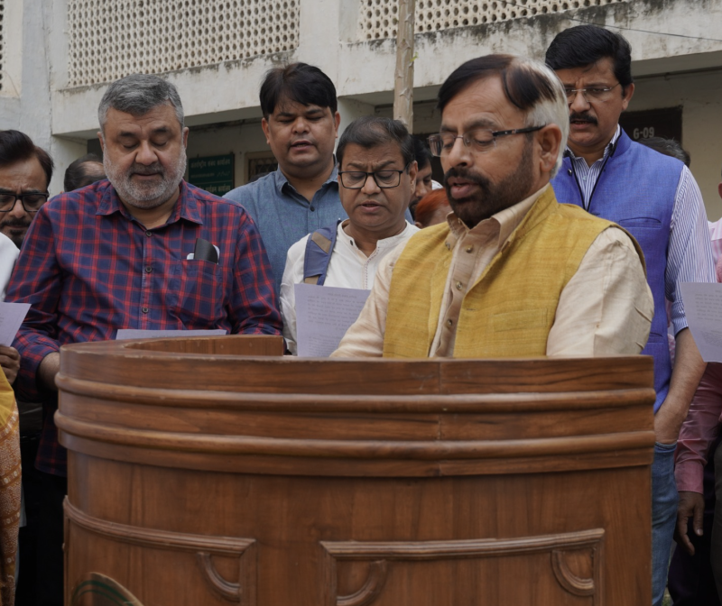 jmi-celebrates-rashtriya-ekta-diwas-vice-chancellor-administers-unity-pledge-to-employees