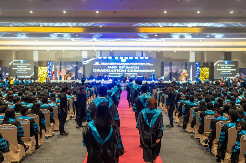 1,015 Indian Students Graduate as Doctors from Philippines’ Davao Medical School Foundation decoding=