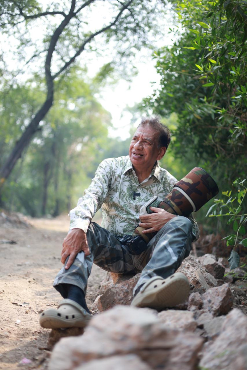 Yogesh Bhatia, 65, Achieves a Rare Feat by Photographing the Ghost of the Mountains decoding=