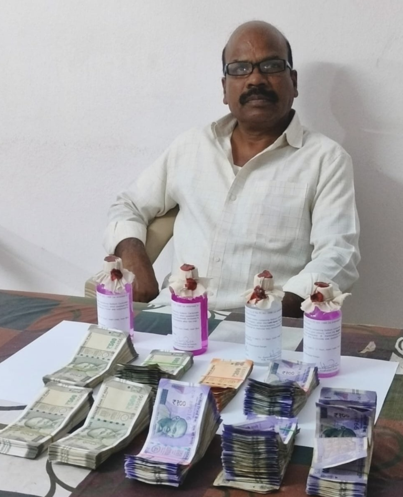 Telangana Excise Inspector Caught Red-Handed Accepting ₹2 Lakh Bribe decoding=