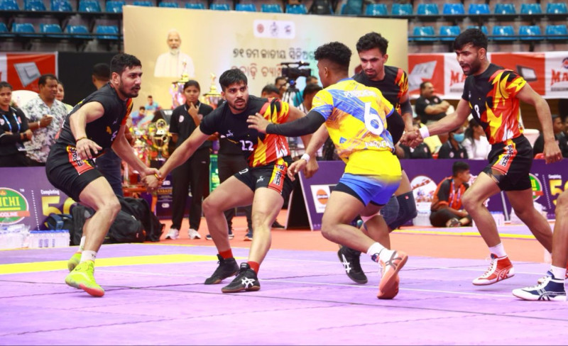 maharashtra-haryana-services-advance-in-dominant-fashion-at-71st-senior-national-kabaddi-championships