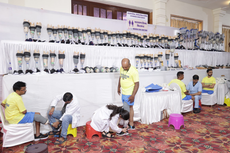 narayan-seva-sansthan-restores-mobility-to-104-divyangjans-with-154-free-artificial-limb-fitments-in-mumbai