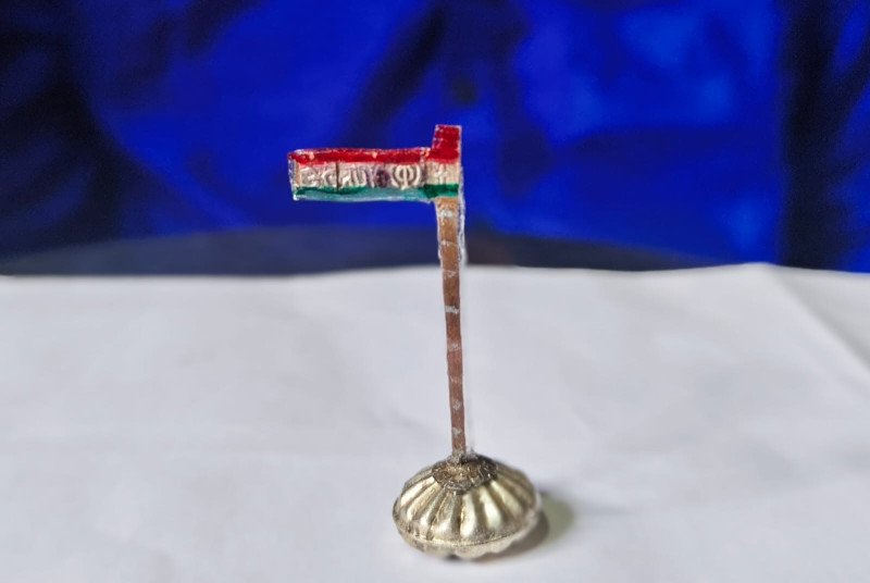 Dr. Sakka Crafts Tricolor Flag Featuring Om, Allah, Khanda, and Cross to Send Message of Communal Harmony; Expresses Desire to Present it to Rajasthan High Court, Jodhpur decoding=