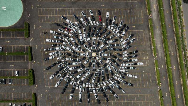 JSW MG Motor India Celebrates Onam with Asia's biggest CarKalam decoding=