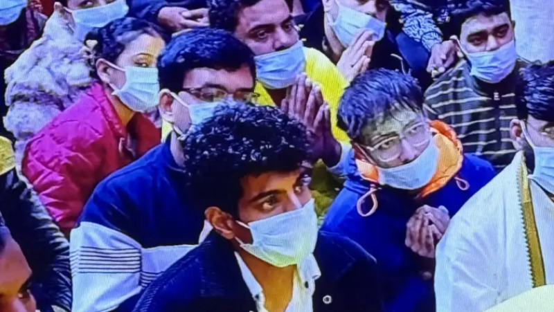 smriti-mandhanapalash-muchhal-wedding-postponed-new-twist-as-palashs-premanand-ashram-photos-go-viral