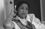 top-25-asha-bhosle-songs-by-film-asha-bhosle-didnt-just-sing-bollywood-she-helped-build-indias-greatest-musical-bloodline