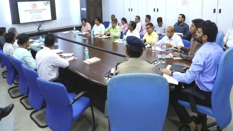 chief-secretary-anurag-jain-reviewed-the-progress-of-departmental-schemes-and-programmes-through-video-conferencing