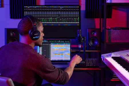 Sony India launches closed monitor studio headphones with  ultra-wideband frequency range playback for professional creators and audiophiles