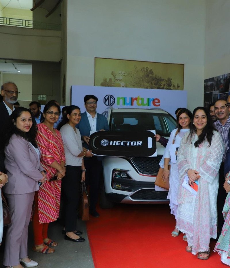 JSW MG Motor India presents the MG Hector to BML Munjal University for upskilling students in advanced vehicular technology decoding=