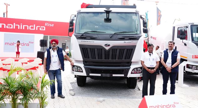 mahindra-launches-cutting-edge-blazo-x-m-dura-tipper-and-bsv-range-of-construction-equipment-at-excon-2023