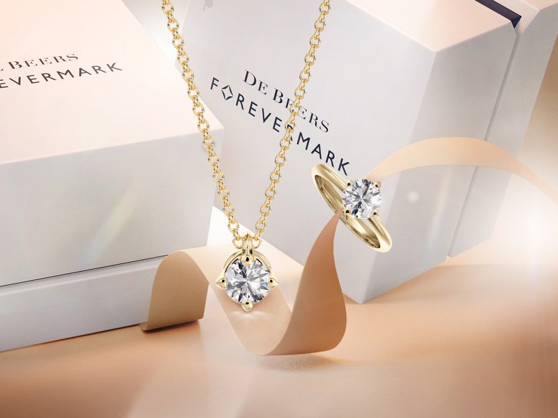 the-stunning-forevermark-setting-collection-from-de-beers-forevermark
