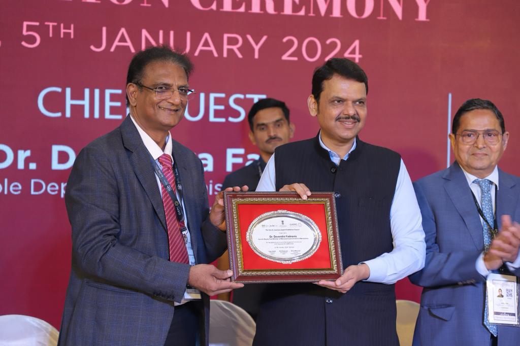 Gem & Jewellery industry will play a key role in making Maharashtra USD 1 trillion economy:  Dr. Devendra Fadnavis Dy. Chief Minister, Maharashtra during inauguration of IIJS Signature decoding=