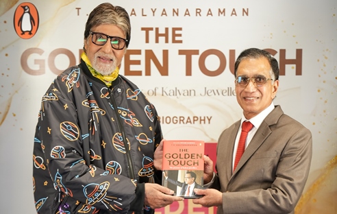 Bollywood megastar and Kalyan Jewellers’ brand ambassador Amitabh Bachchan unveils Mr. T S Kalyanaraman’s autobiography ‘The Golden Touch’ decoding=