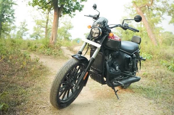 be-a-trailblazer-yezdi-roadster-now-with-trail-pack-follow-your-heart-go-wherever-whenever