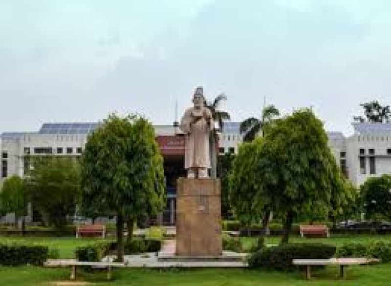 Delhi HC seeks staff details from Jamia after PIL flags outsourced agency recruiting from “one particular religion” decoding=