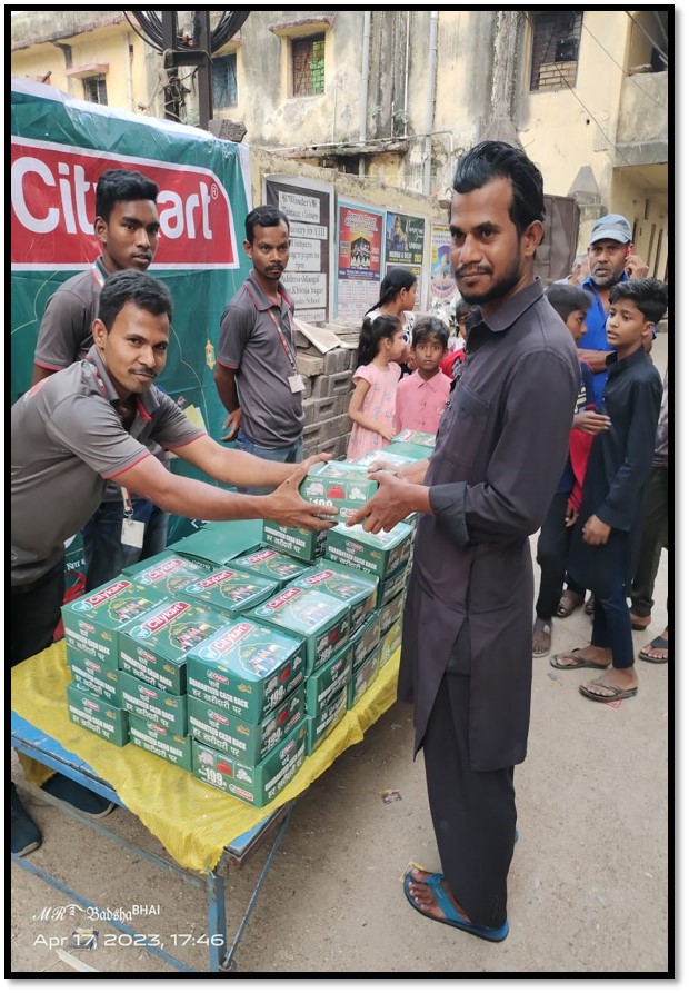 Citykart celebrates Eid by distributing Iftari food among the residents of 23 cities decoding=