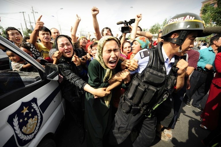 us-blacklists-28-chinese-entities-over-uighur-repression-in-xinjiang-region