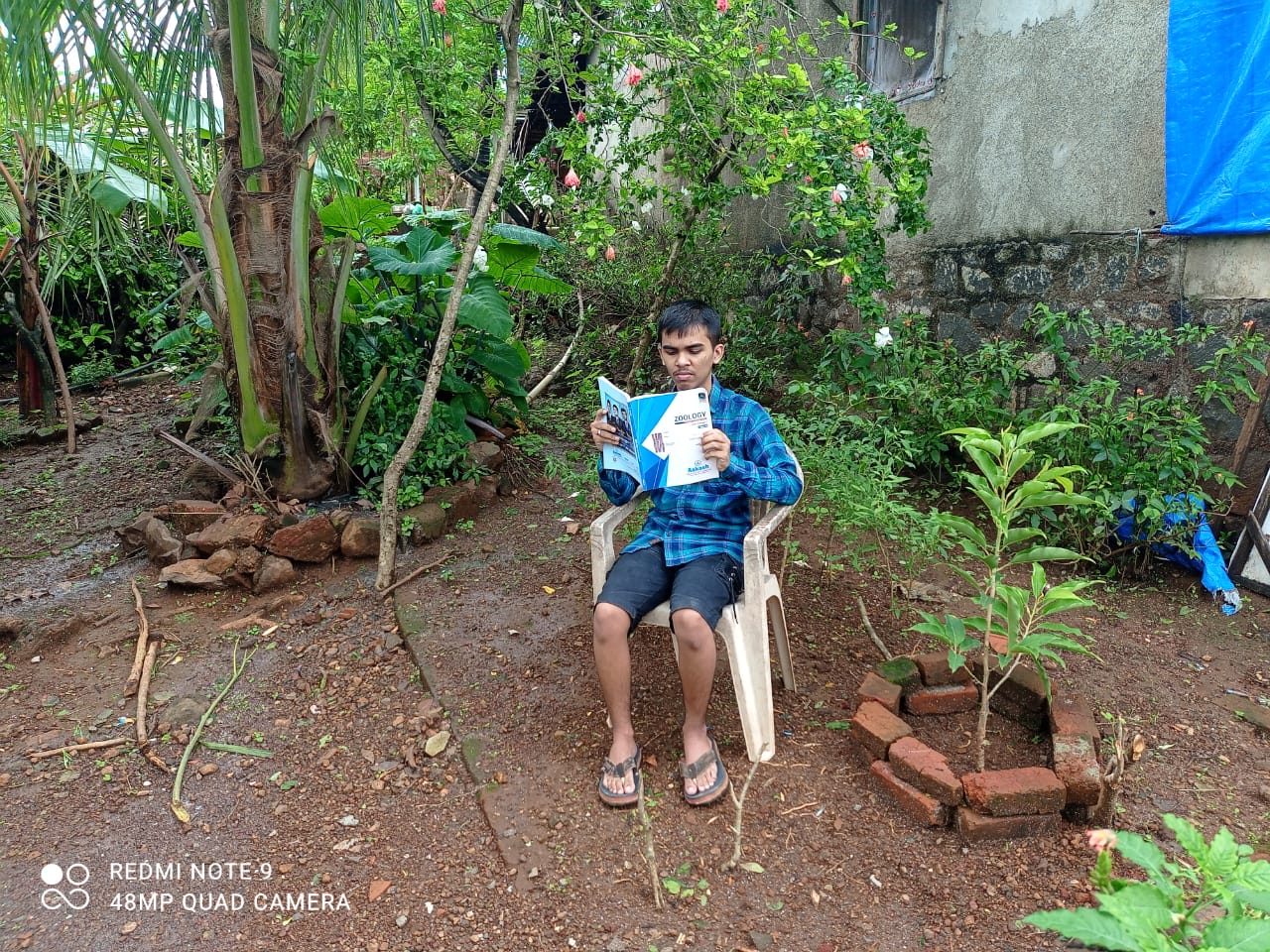 aakash-institute-student-pranav-rajesh-todankar-from-raigad-district-of-maharashtra-defies-odds-to-fulfil-his-dream-of-becoming-a-doctor