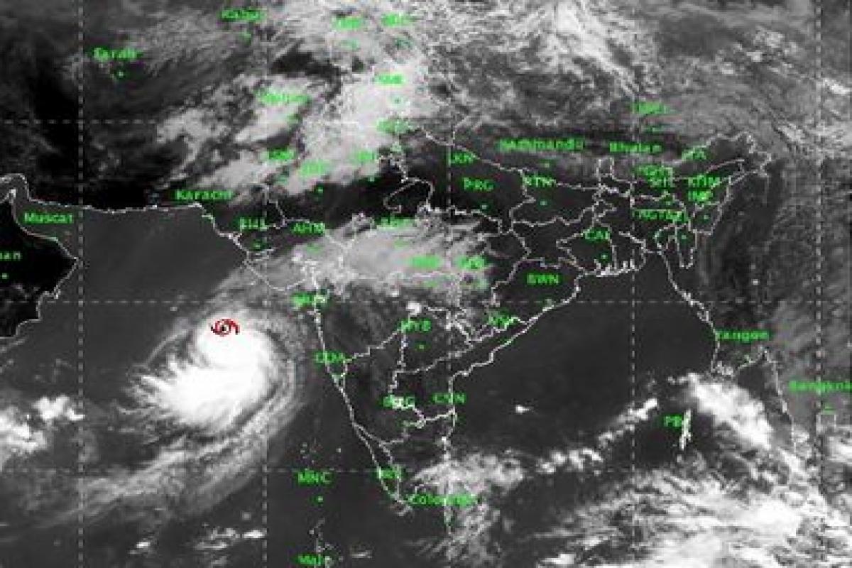 cabinet-secretary-to-review-preparedness-for-cyclone-maha-over-gujarat-and-maharashtra